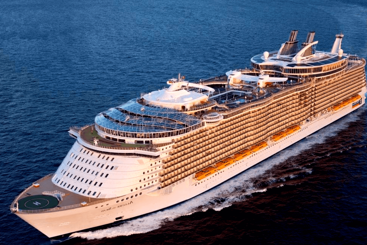 15 самых больших и роскошных круизных лайнеров: Allure of the Seas