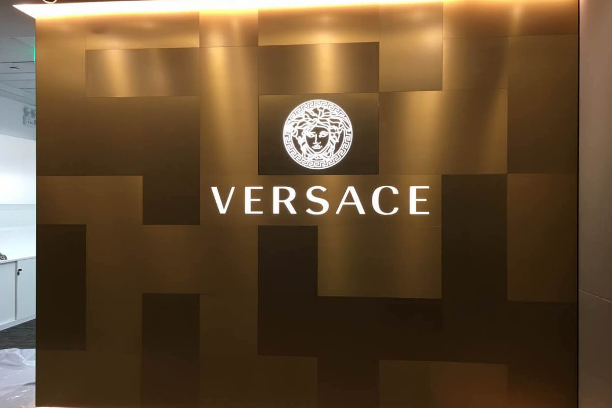 Интересные факты о Versace