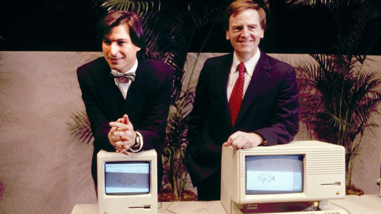 Стив Джобс компьютер macintosh